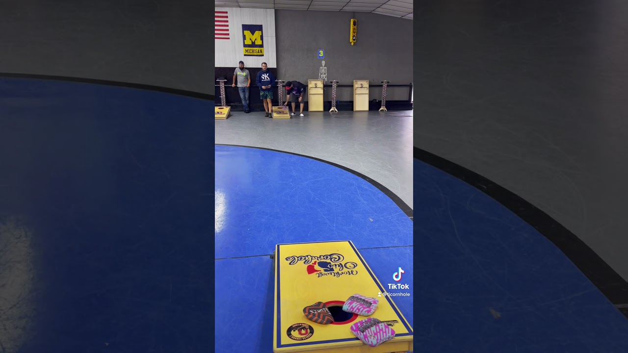 How to throw a 4 bagger - cornhole