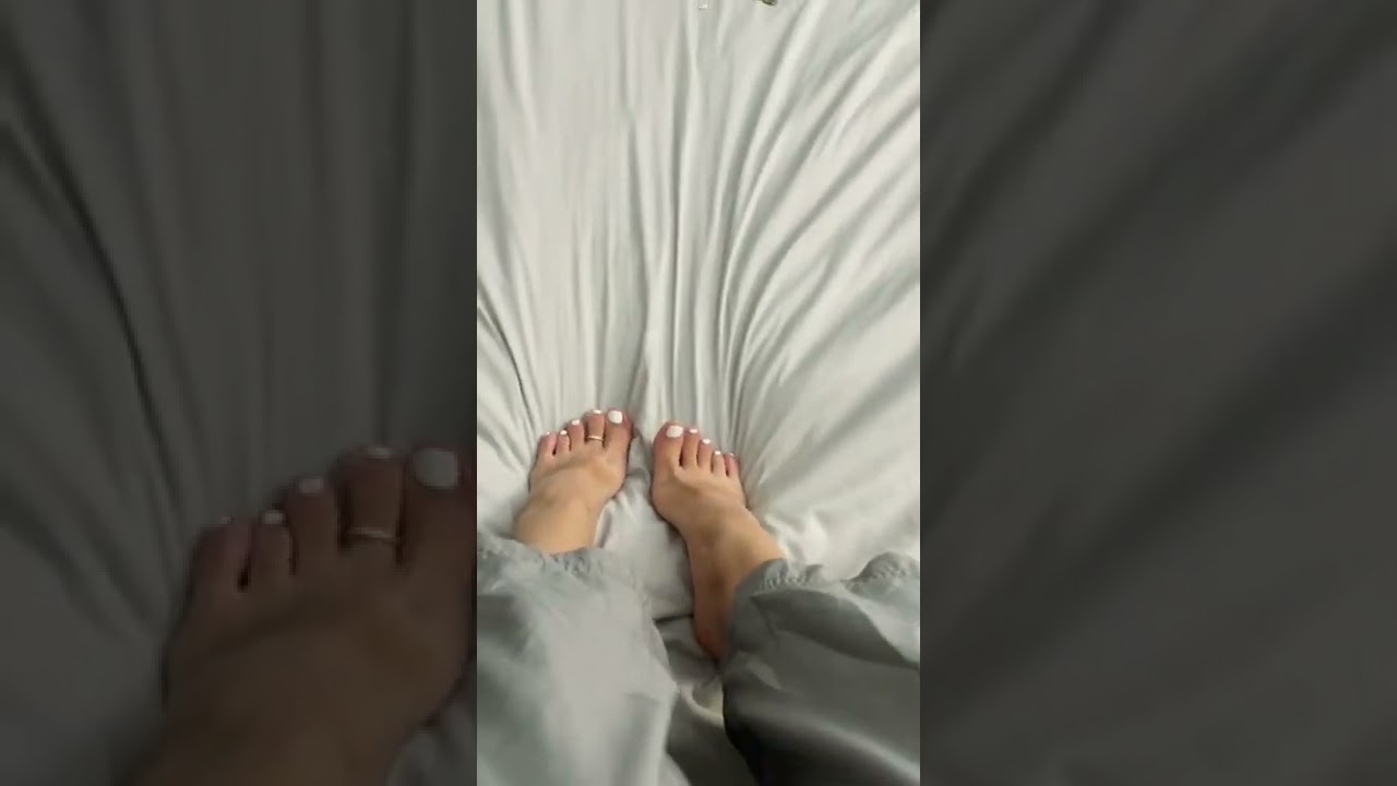 Cute feet! 🦶🦶