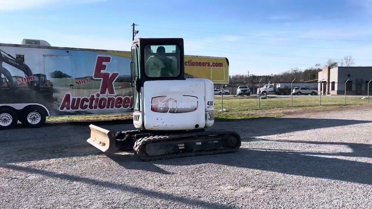 Lot 238 2004 BOBCAT 430 FASTTRACK