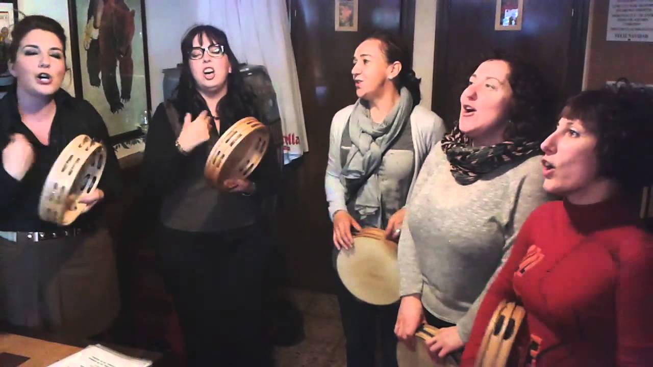 Pandereteras del Siglo - No te alabes - Jota Campurriana (28/12/13 Taberna Cántabra)
