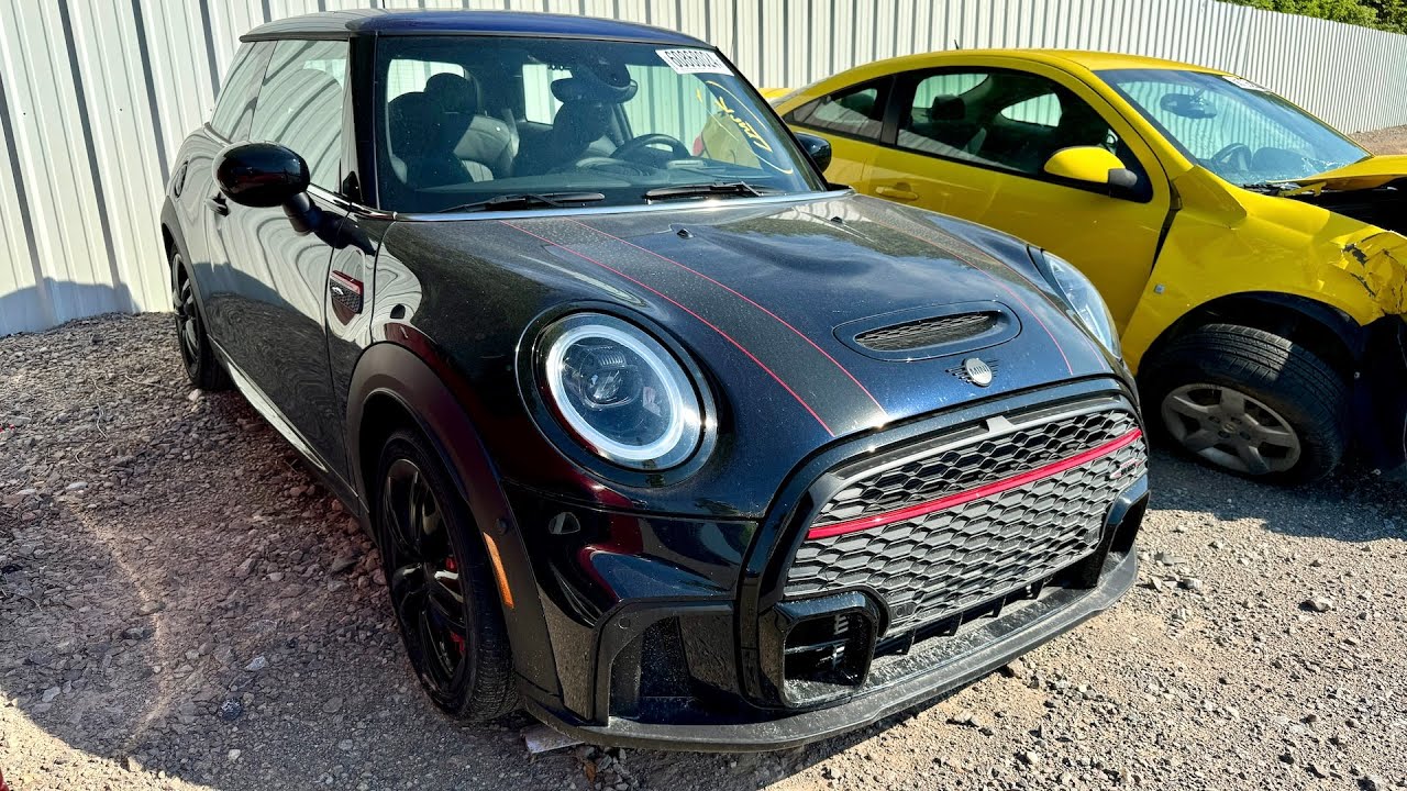 Совершенно новый Mini Cooper. Кем работает Джон Купер в Copart?