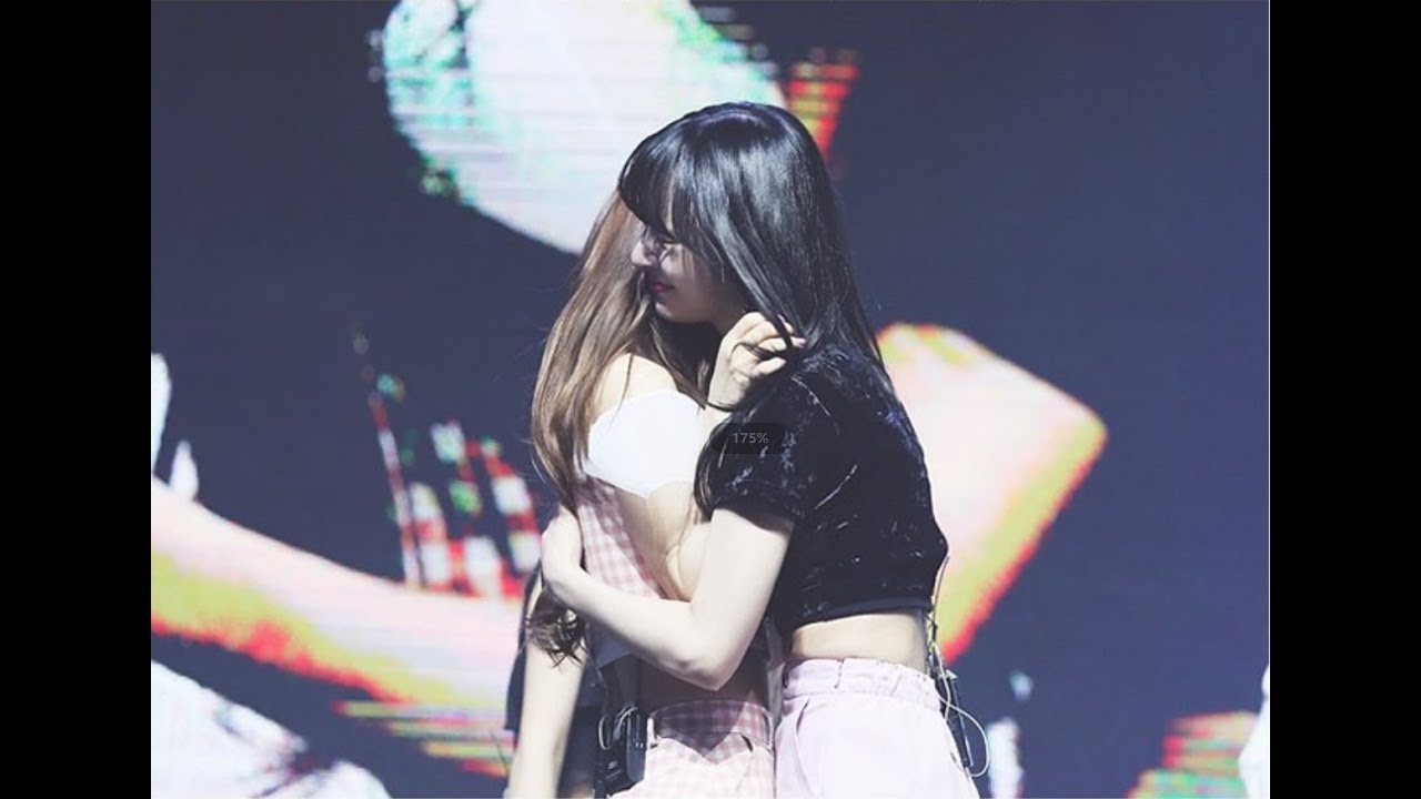 【SeolA×Bona/설아×보나】SeolBo 섫뽀 190427 Fan Meeting hug moment