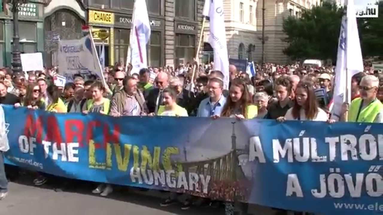Nácik unokái kértek bocsánatot az Élet Menetén