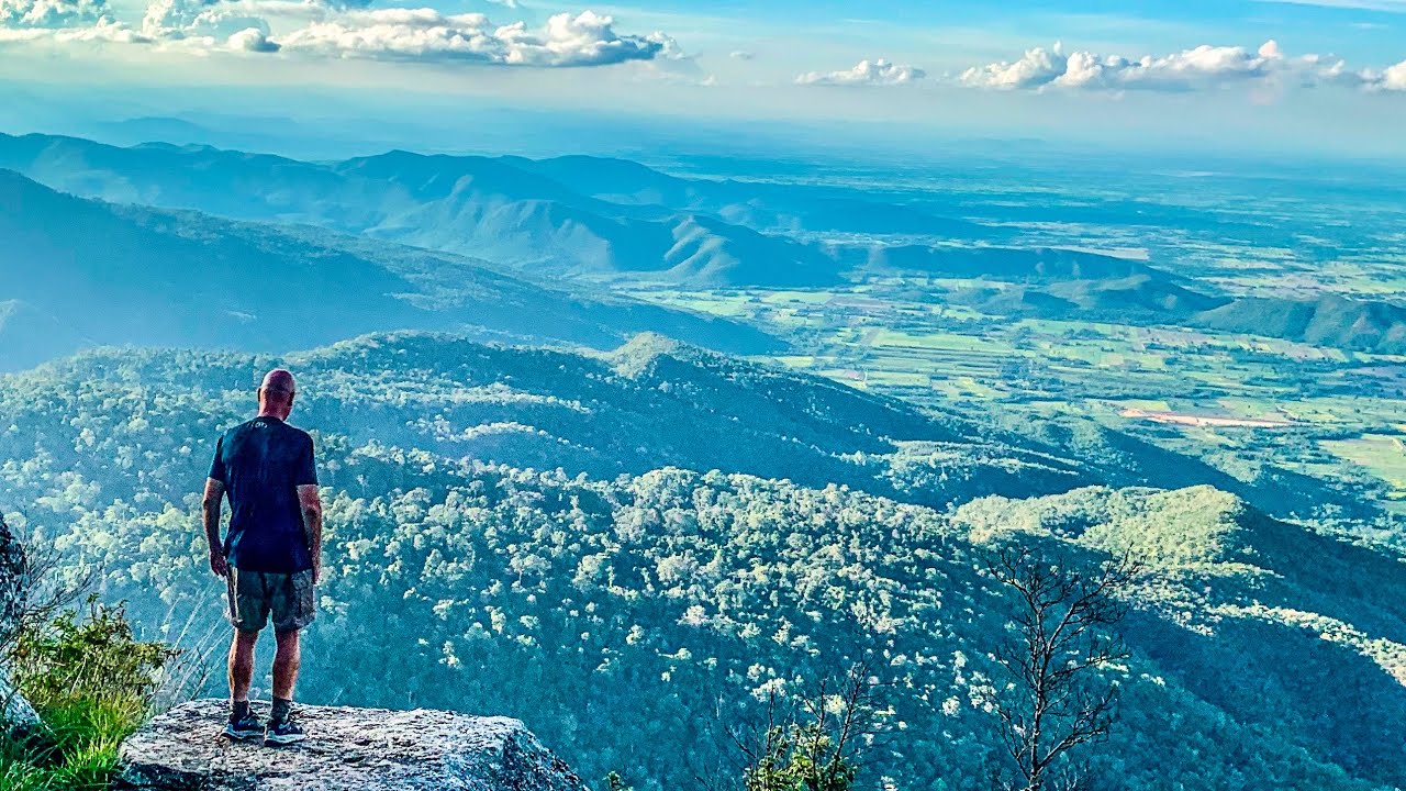 INCREDIBLE MOUNTAIN HIKE in THAILAND – STUNNING Views of Sukhothai!