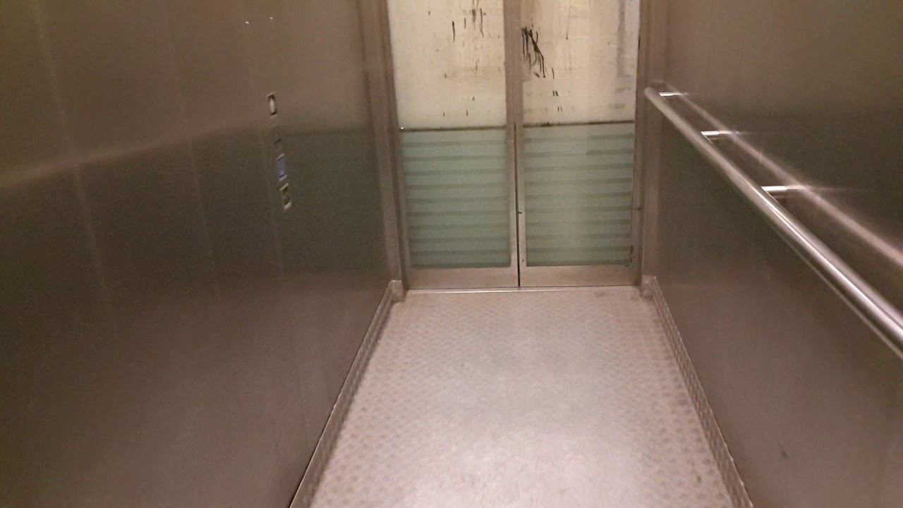 (Revisit) Zerstörter Quick Aufzug im U-Bahnhof Dom/Hbf in Köln