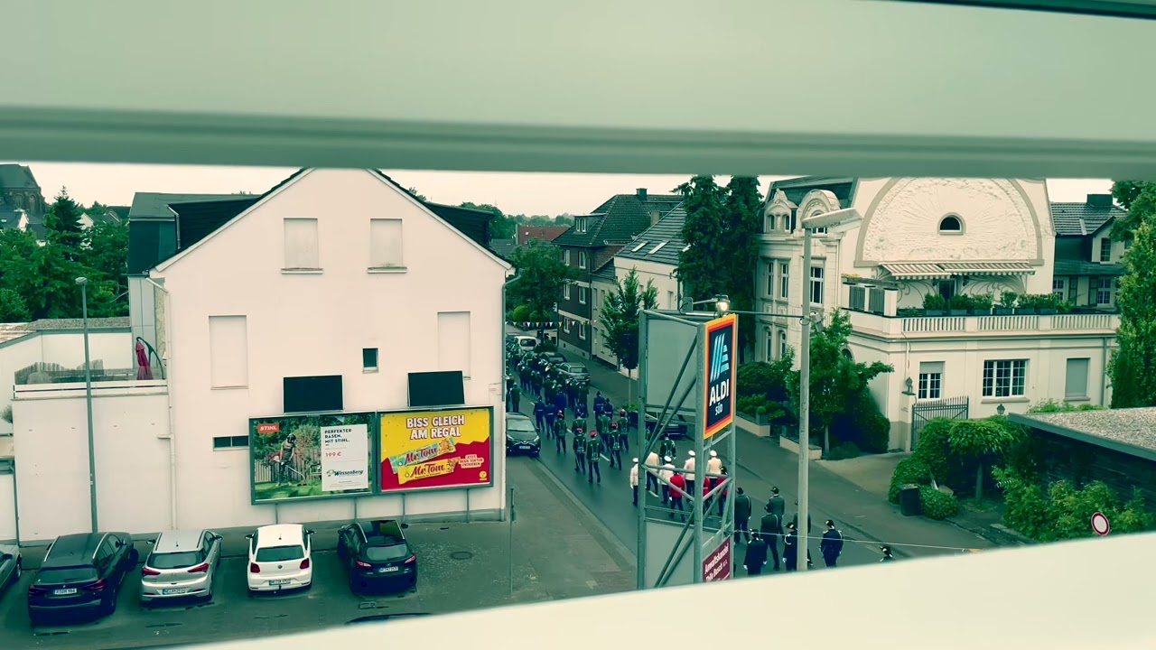 Sch&uuml;tzenumzug in J&uuml;chen 2025