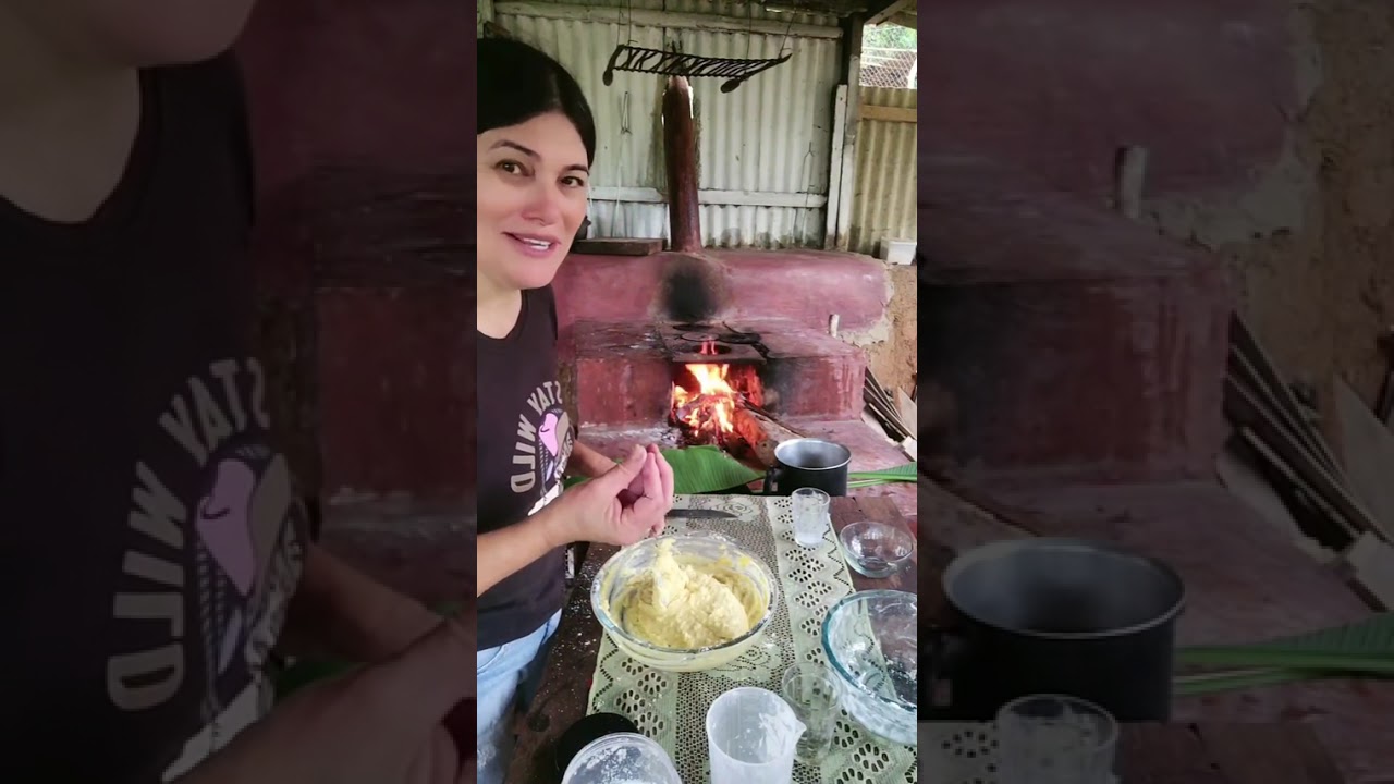 O famoso bolo João deitado assado na folha da bananeira#receitas #bolo#vidanaroca 