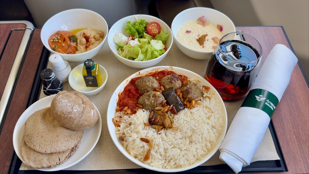 Airbus A330-343R • Flying Saudia Airlines • #Dubai to #Riyadh • Business Class