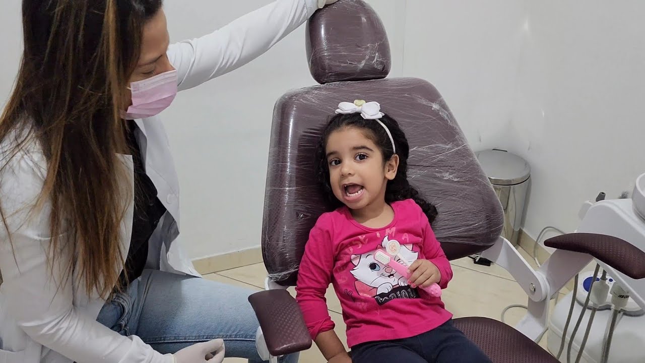 Larissa na Dentista.