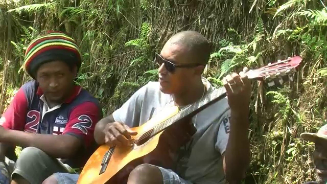 Ouvoimoja - Tsi tabou @ Adda