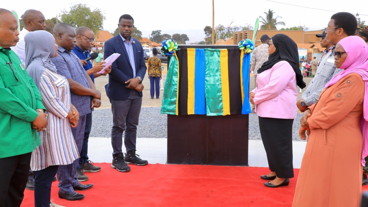 RAIS SAMIA AWEKA JIWE LA MSINGI BARABARA YA RUANGWA - NANGANGA 53.2
