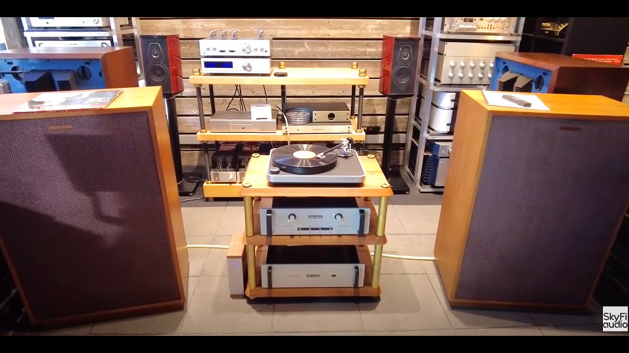 Audio Research, Klipsch, Clearaudio — еще одна полноценная стереосистема покидает магазин.