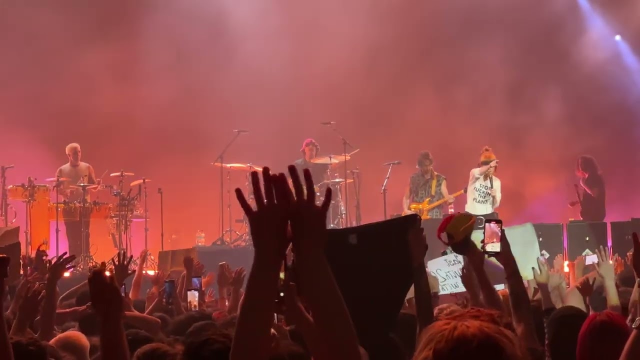 Paramore - Misery Business - 4K - Santiago de Chile - Movistar Arena - 05/03/2023
