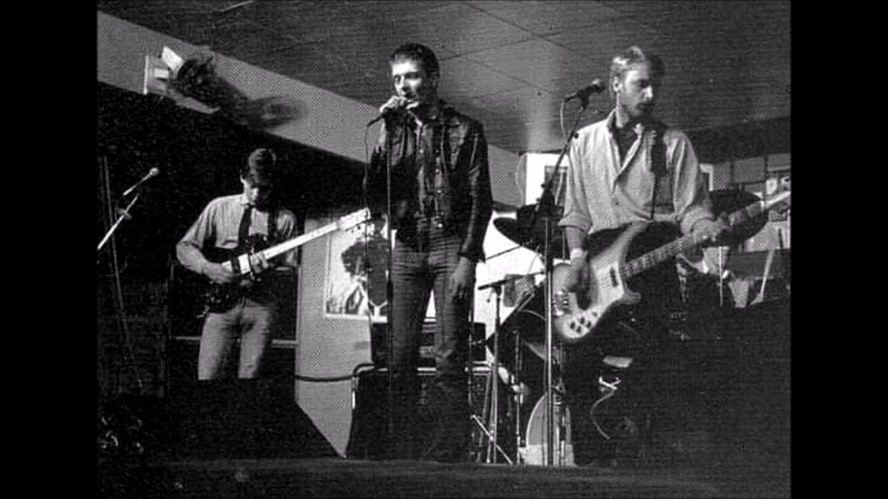 Joy Division - 10 - Girls don't count (Great Malvern - 1980)