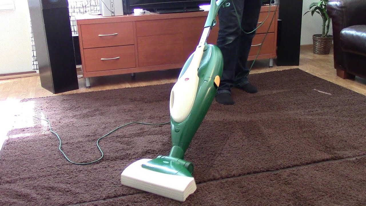 Vorwerk Kobold VK135: Quick Look & Big Rug Vacuuming