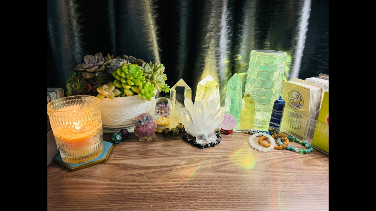 Tarot / Tình cảm họ đang giấu bên trong 💜