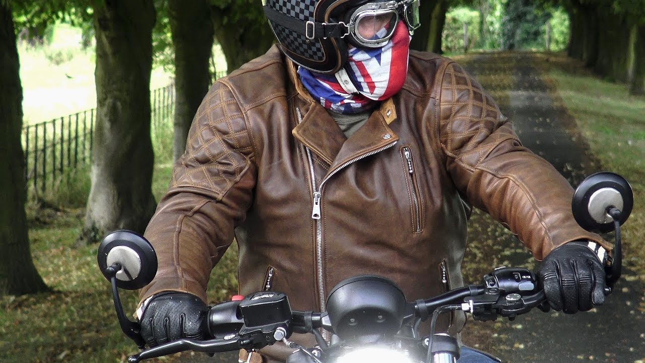 Triumph Bonneville Bobber черного цвета с GOLDTOP, классическая английская кожаная куртка-боббер!