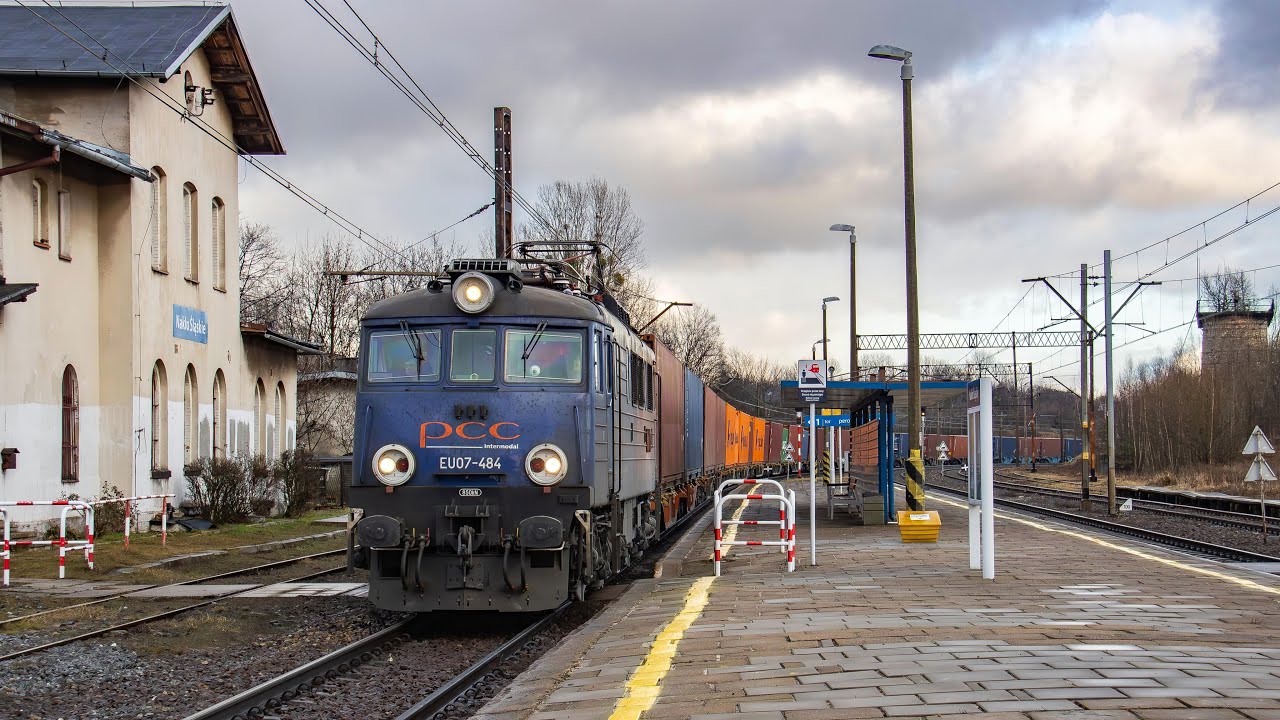 Pociągi na stacji Nakło Śląskie