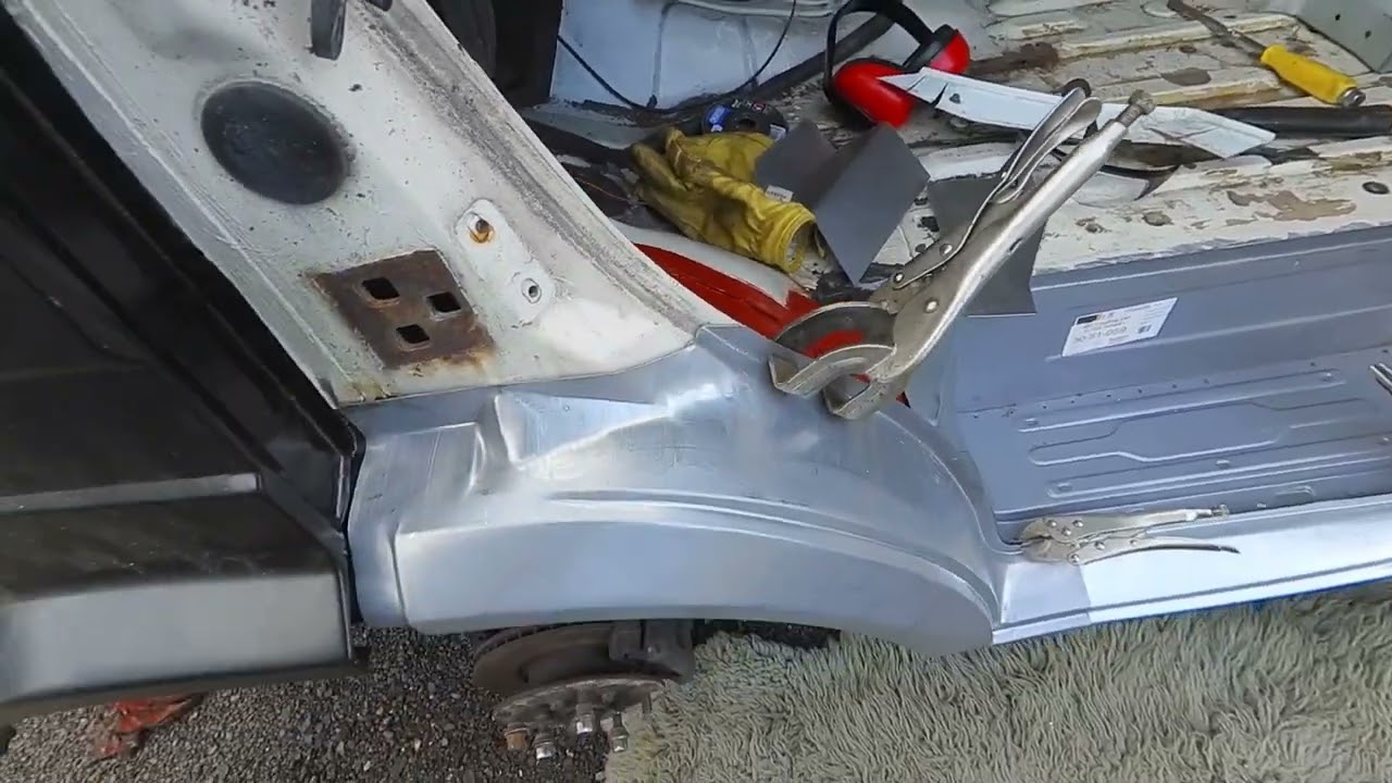 MK4 Transit Duetto Cutting out the rot vid 4 checking the panels