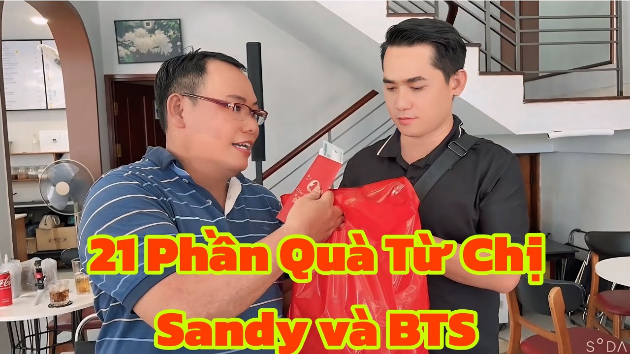Chị Sandy Trần Cùng Bạch Tiên Sinh Tặng Quà Tết 21 AE YT 
