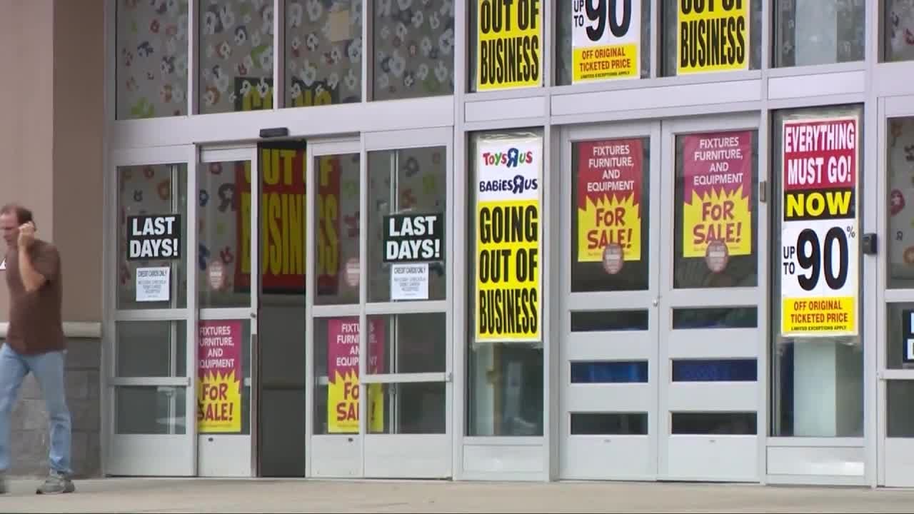 Last Toys R Us stores close nationwide