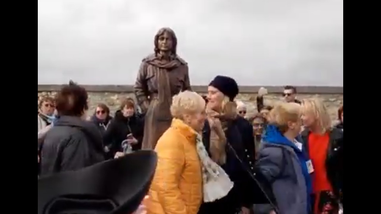 inauguration du Retour de la Statue de Claude François et du buste de Chouffa après restaurationMpgu