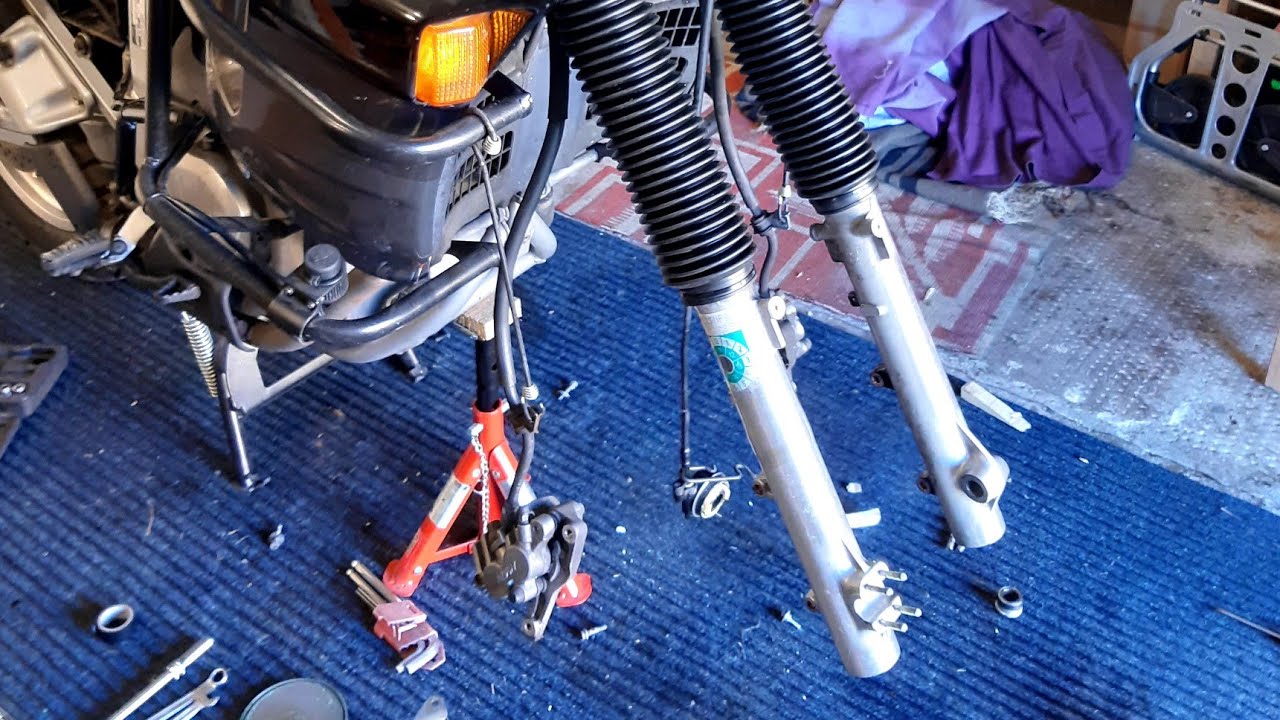Honda Transalp 600 Front fork oil and gaitors change