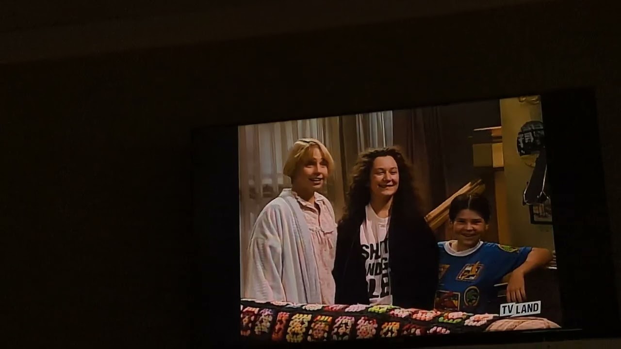 Roseanne Snakes in the bed 🐍