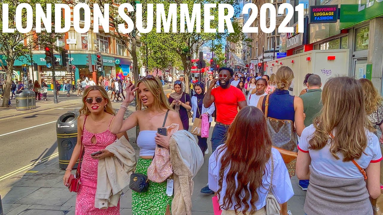Walking London&rsquo;s Busy Central London Summer - Oxford Street, August 2021 [4K HDR]