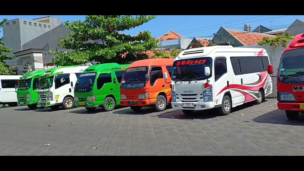 Area parkiran makam sunan ampel surabaya