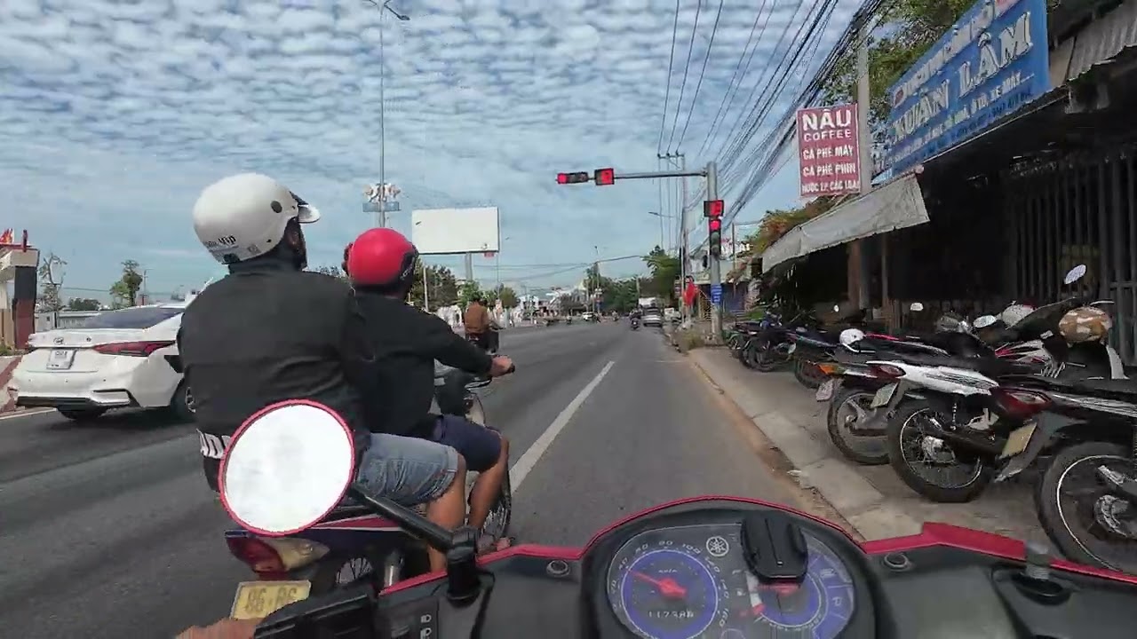 Đường Phố Phan Thiết, Vietnam - Từ Nguyễn Thông qua Vòng xoay Hùng Vương
