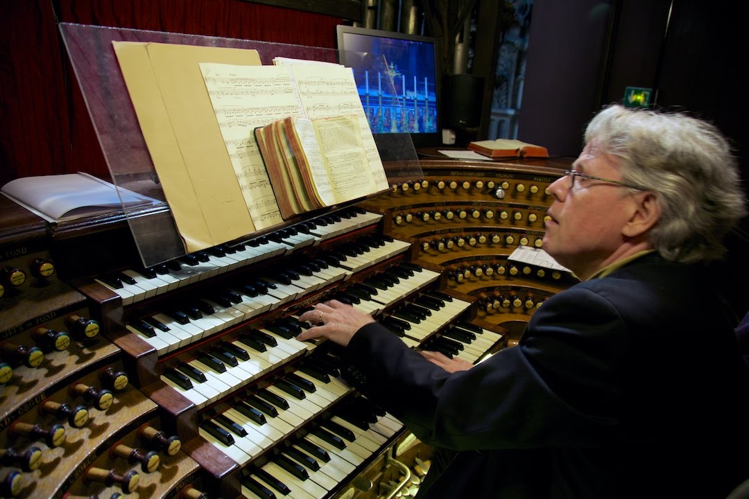 Daniel Roth Improvises at Saint-Sulpice | The Prelude to Easter Sunday Mass at Saint-Sulpice