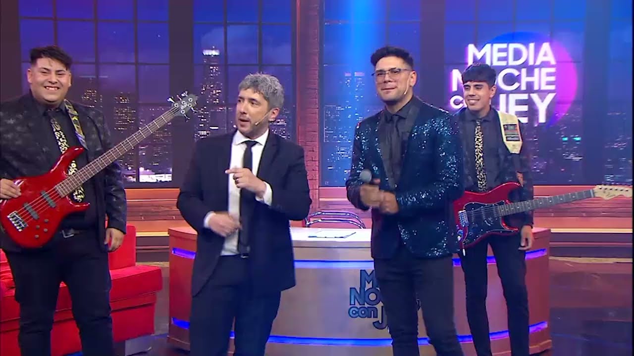 LOS CHARROS EN MEDIANOCHE CON JEY