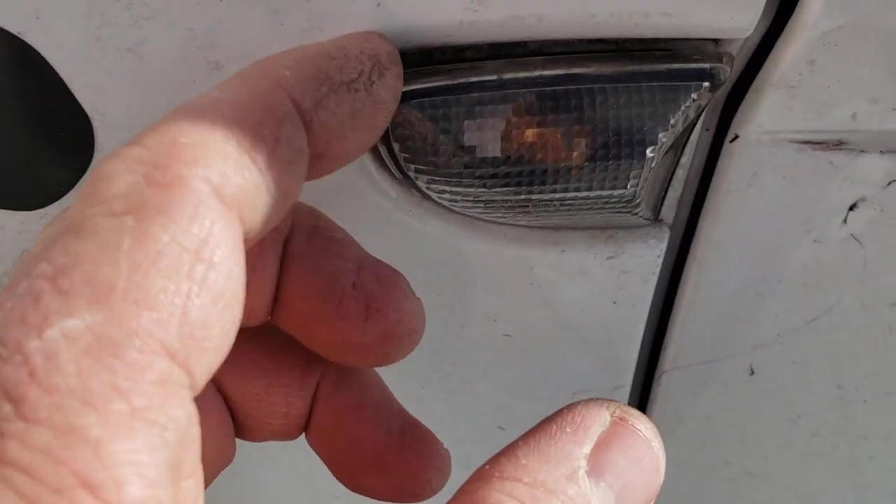 Smart Fortwo 451 Side Signal Light Bulb Replacement