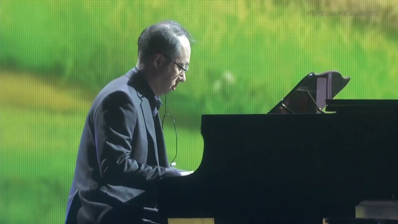 Zelda Theme ft. Koji Kondo on Piano Live at TGA