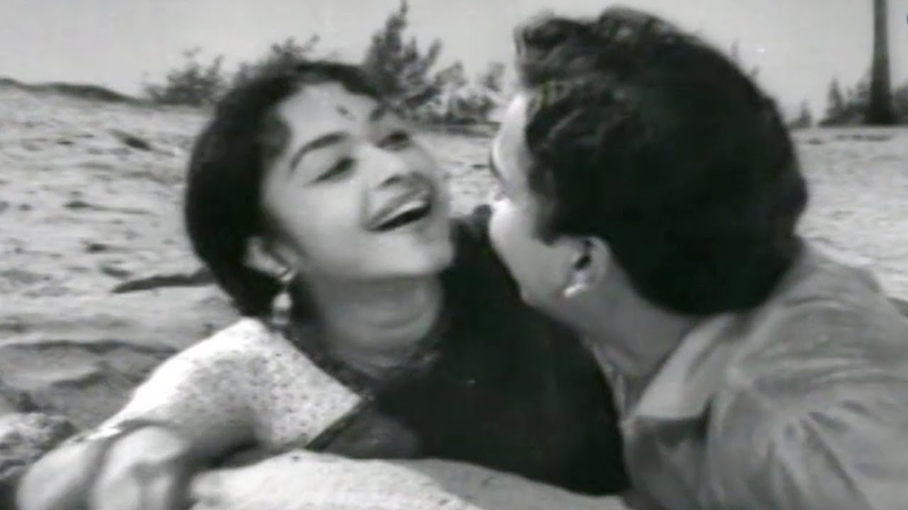 Pelli Kanuka Songs - Paaduta Marachedavaela - Nageshwara Rao, B.Saroja Devi