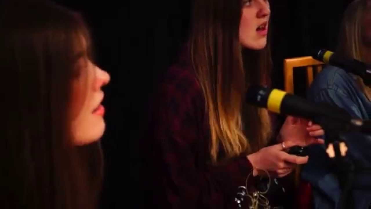 Wildwood Kin - 'Hold On' (live)