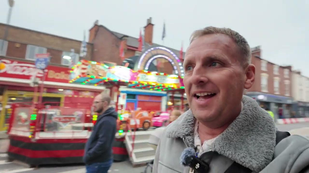 A Fast Ride & View from Above: Mushy Peas, Bangers, and Old Traditions #fairground #food