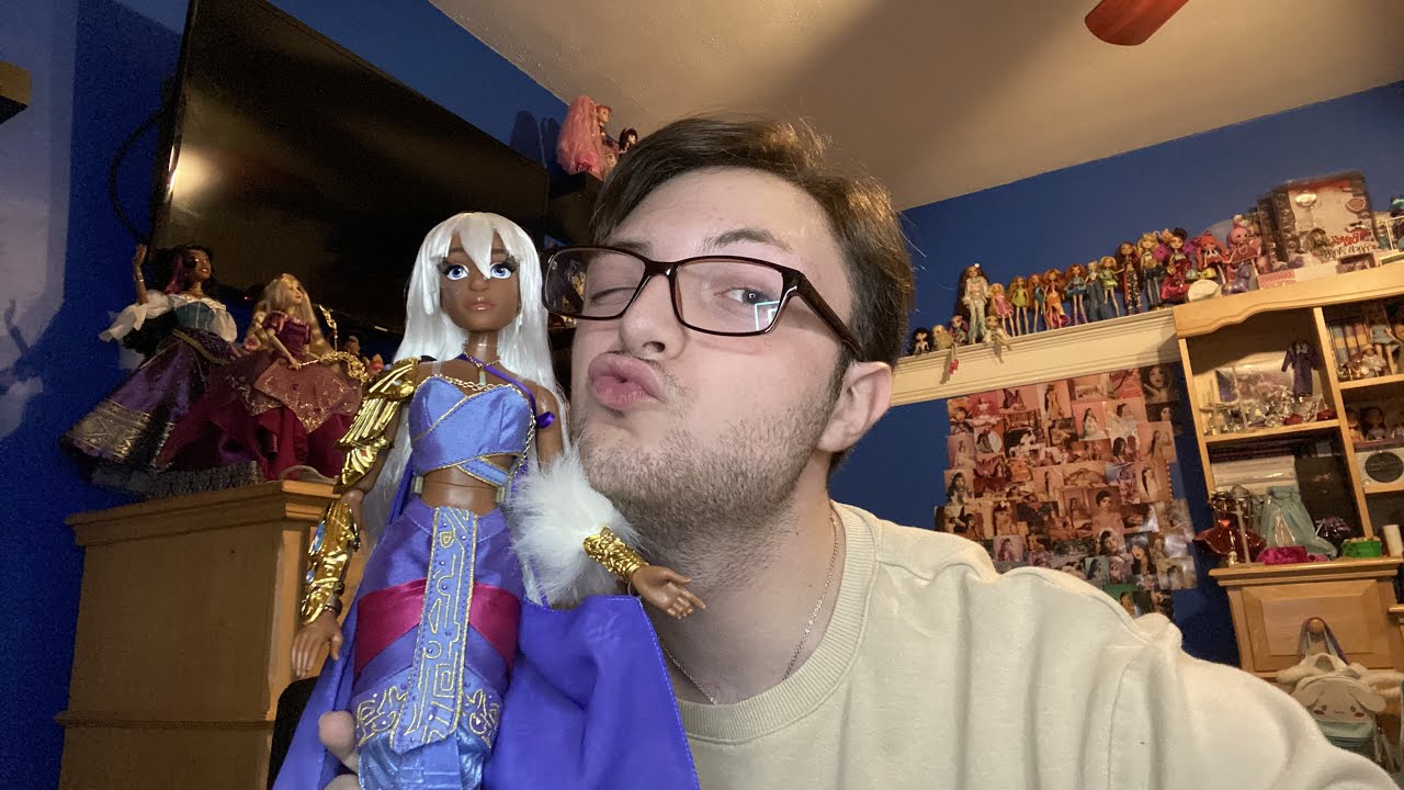 Disney limited edition atlantis: the lost empire Kida 17 inch doll !