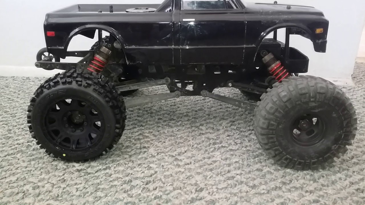 Kyosho Mad Crusher with proline Badlands 3.8 Part #1