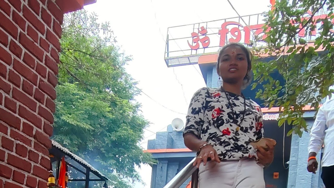 आम्ही आलोय गोरक्षनाथ गडावर नगर जिल्ह्यात 