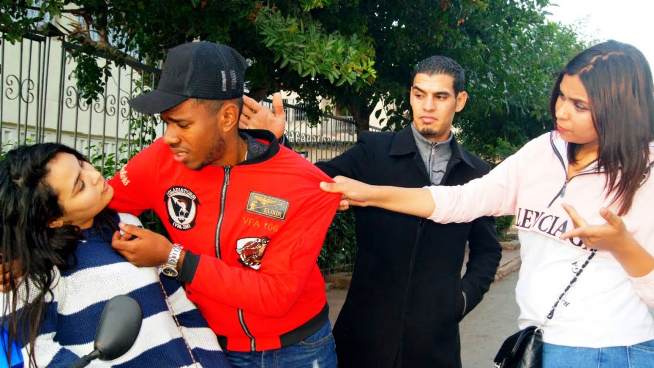 فتاة غنية إستهزأت بشاب فقير ..لكن في النهاية. (شاهد المفاجأة)