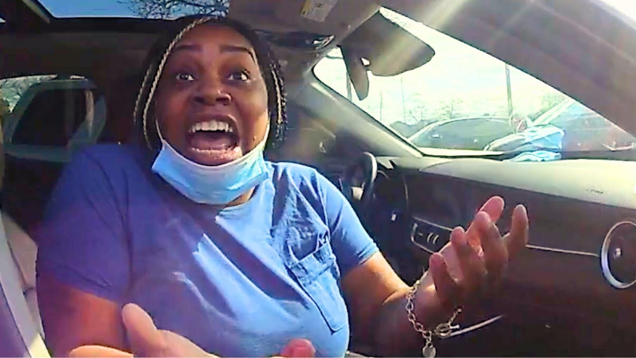 Woman Loses It When Cops Bust Her Shoplifting Scam