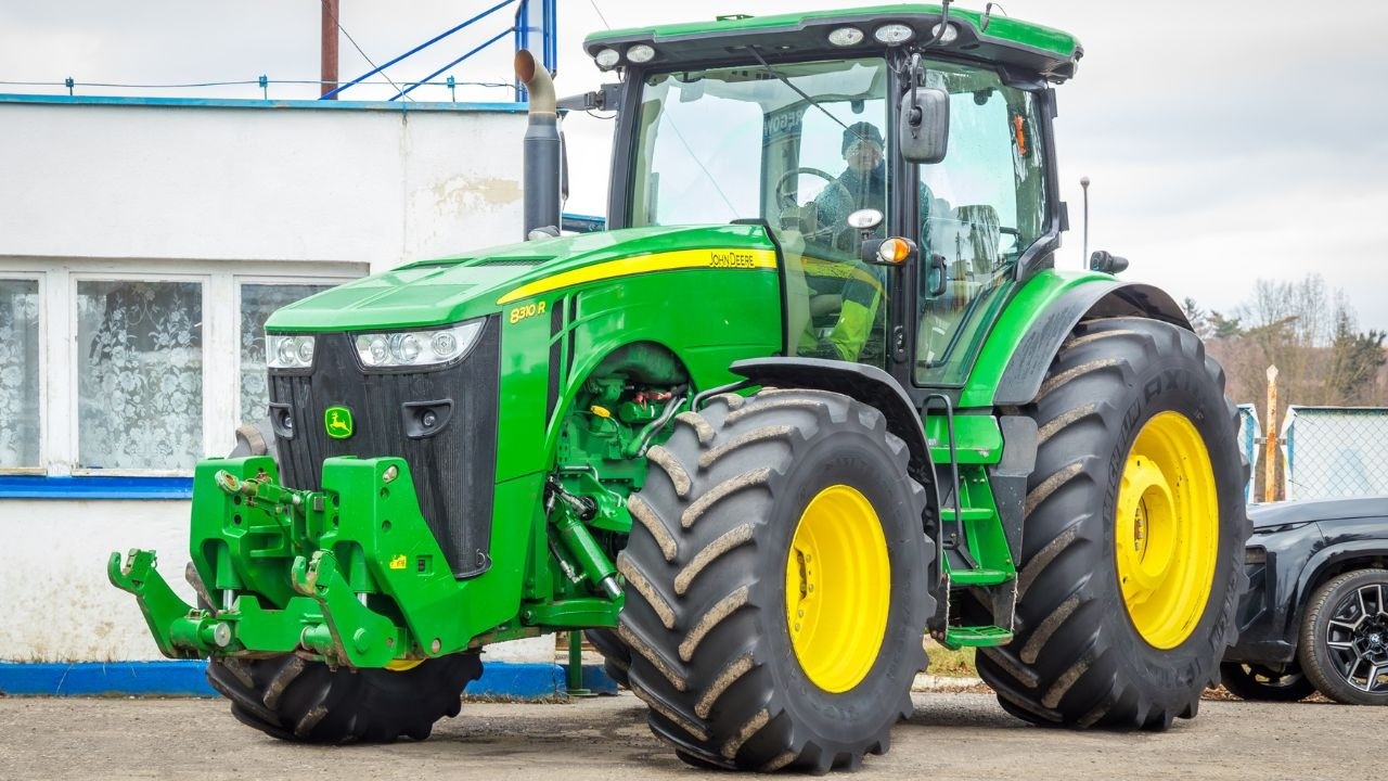 JOHN DEERE 8310R  - 2012