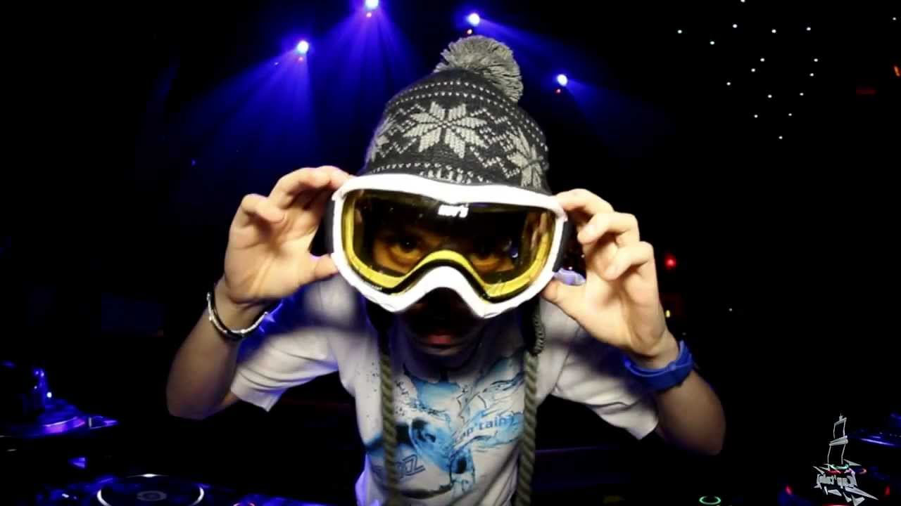 MEGA NEIGE PARTY @ COMPLEXE CAP'TAIN [04/02/2012] AFTERMOVIE