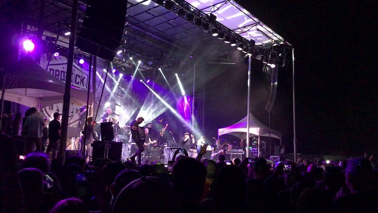 Drop Kick Murphys + Flogging Molly - Body of an American + Shipping up to boston