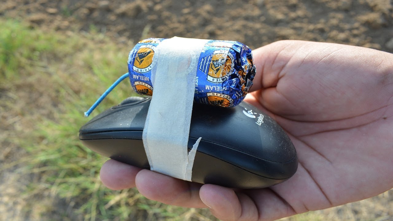 Computer Mouse vs Diwali Pataka (Bomb) Green sutli  देखो क्या होगा | Sutili Bomb Experiments