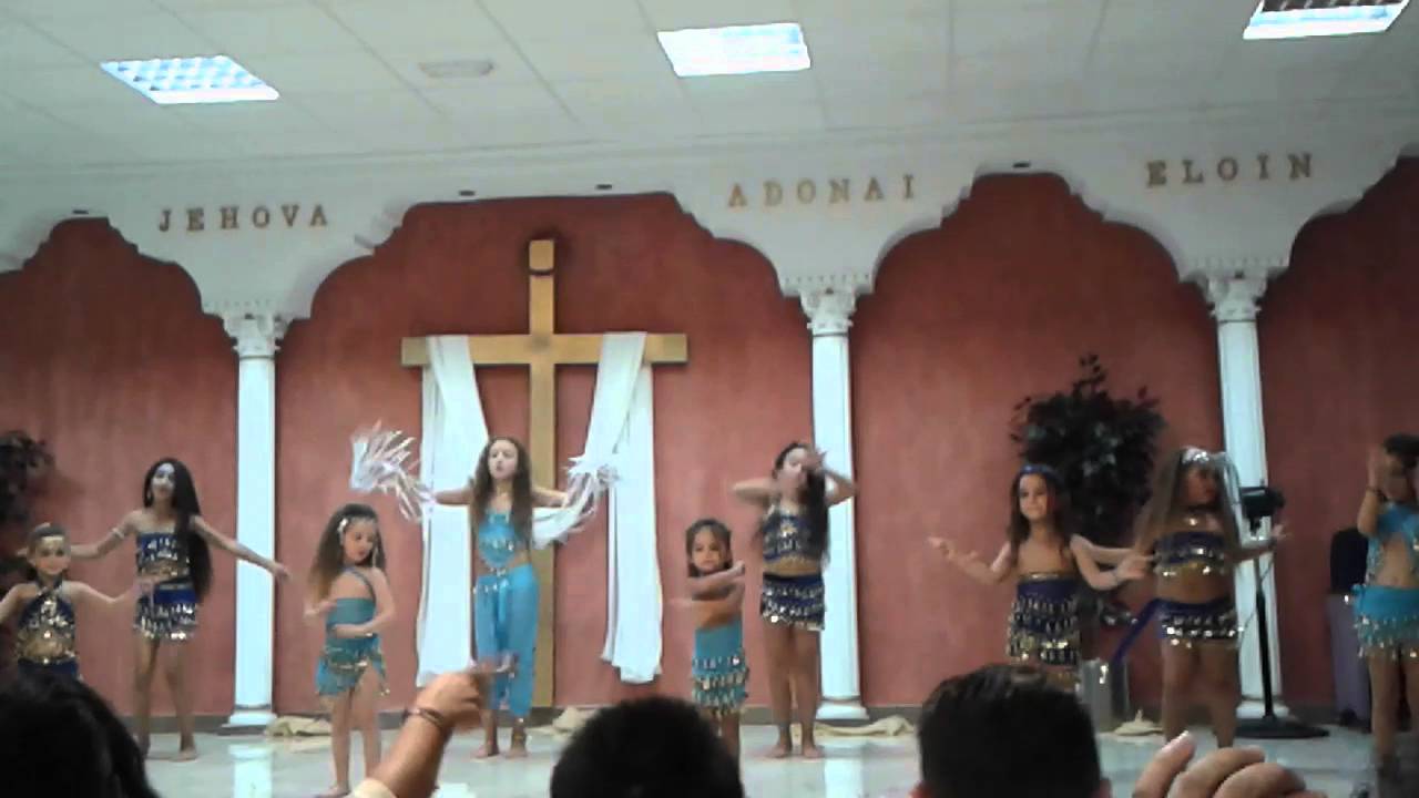 Danza de niñas de la Iglesia Filadelfia