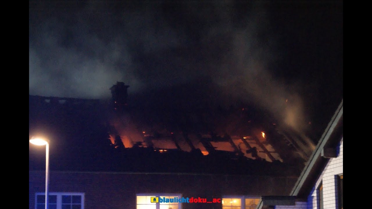 2024-11-24 Erkelenz: Dachstuhl in Vollbrand