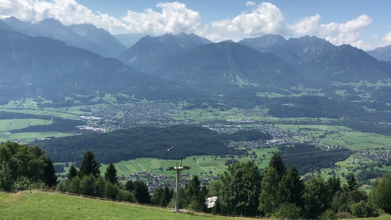Panorama Henslerst&uuml;ble D&uuml;nserberg und Seilbahnstation nach Schnifis